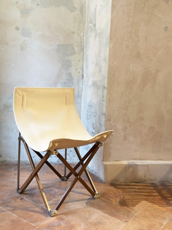 Travel memories chair